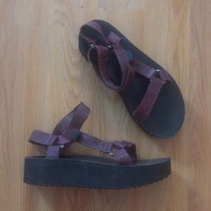 Platform Teva Sandals